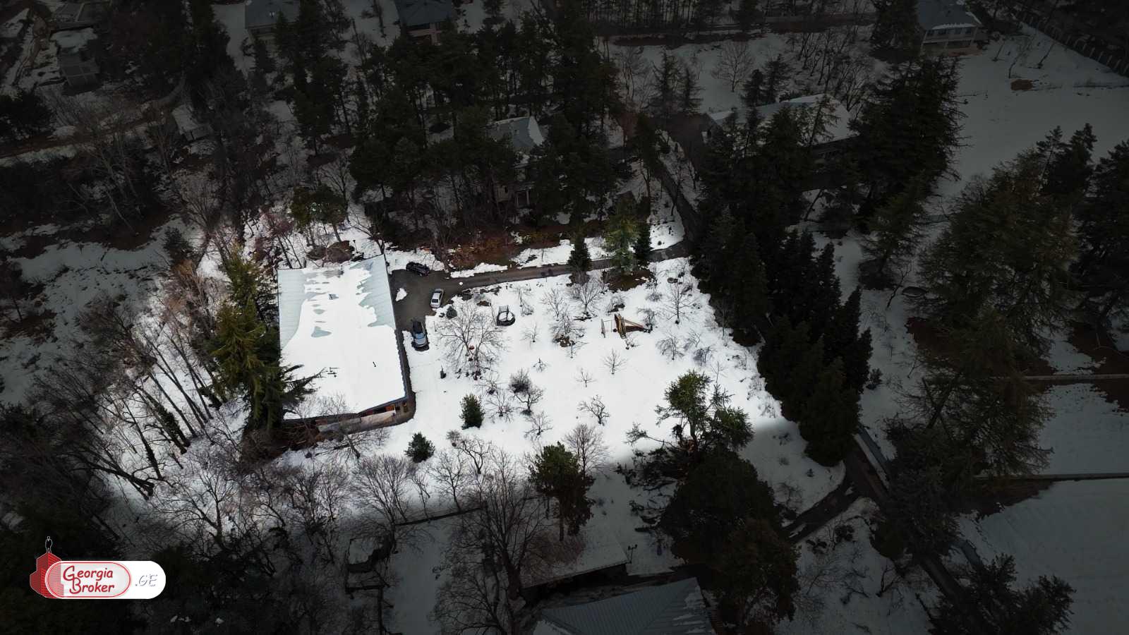 продается дом с новым ремонтом 10-комнат