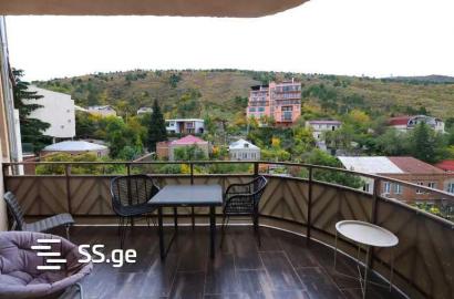 იყიდება ახალი გარემონტებული 7 ოთახიანი ბინა