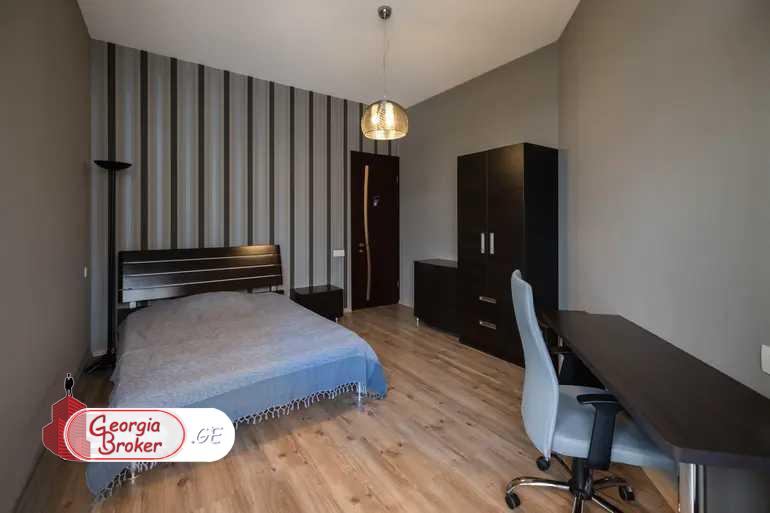 nearly repaired 7-room apartment for sale