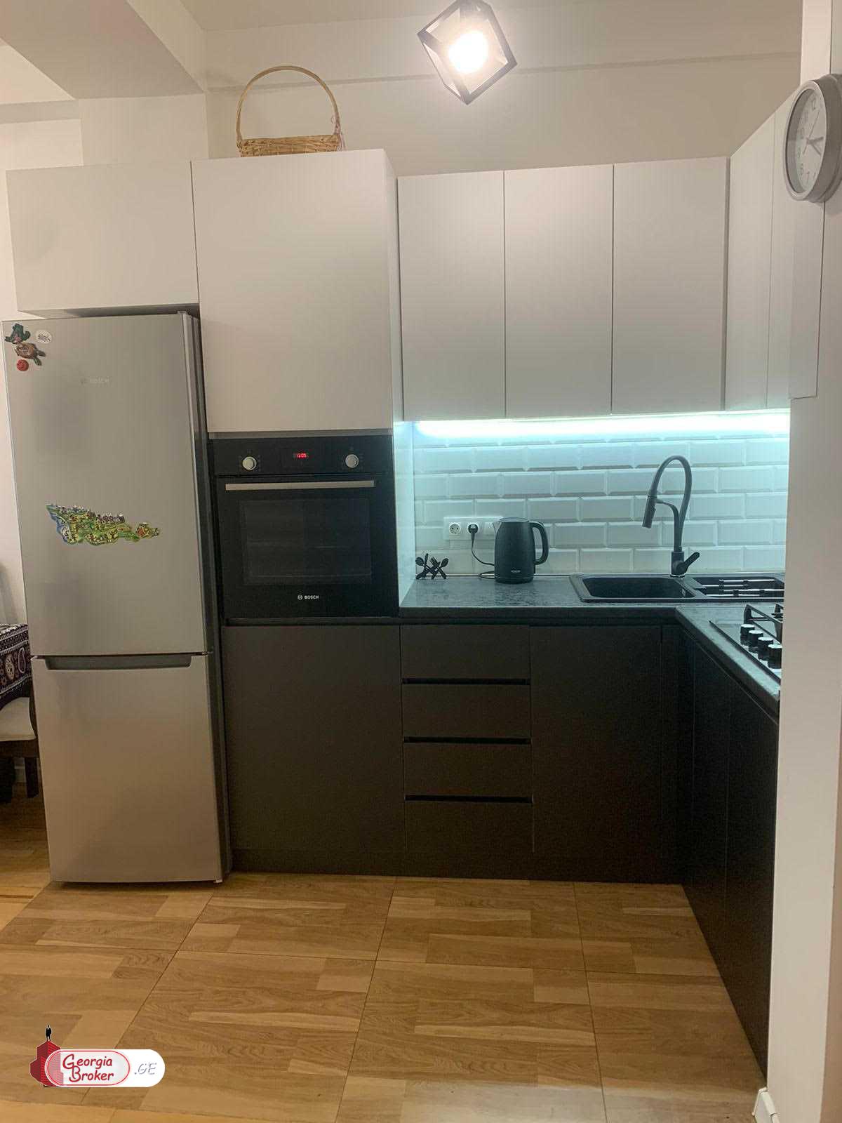 იყიდება ახალი გარემონტებული 3 ოთახიანი ბინა