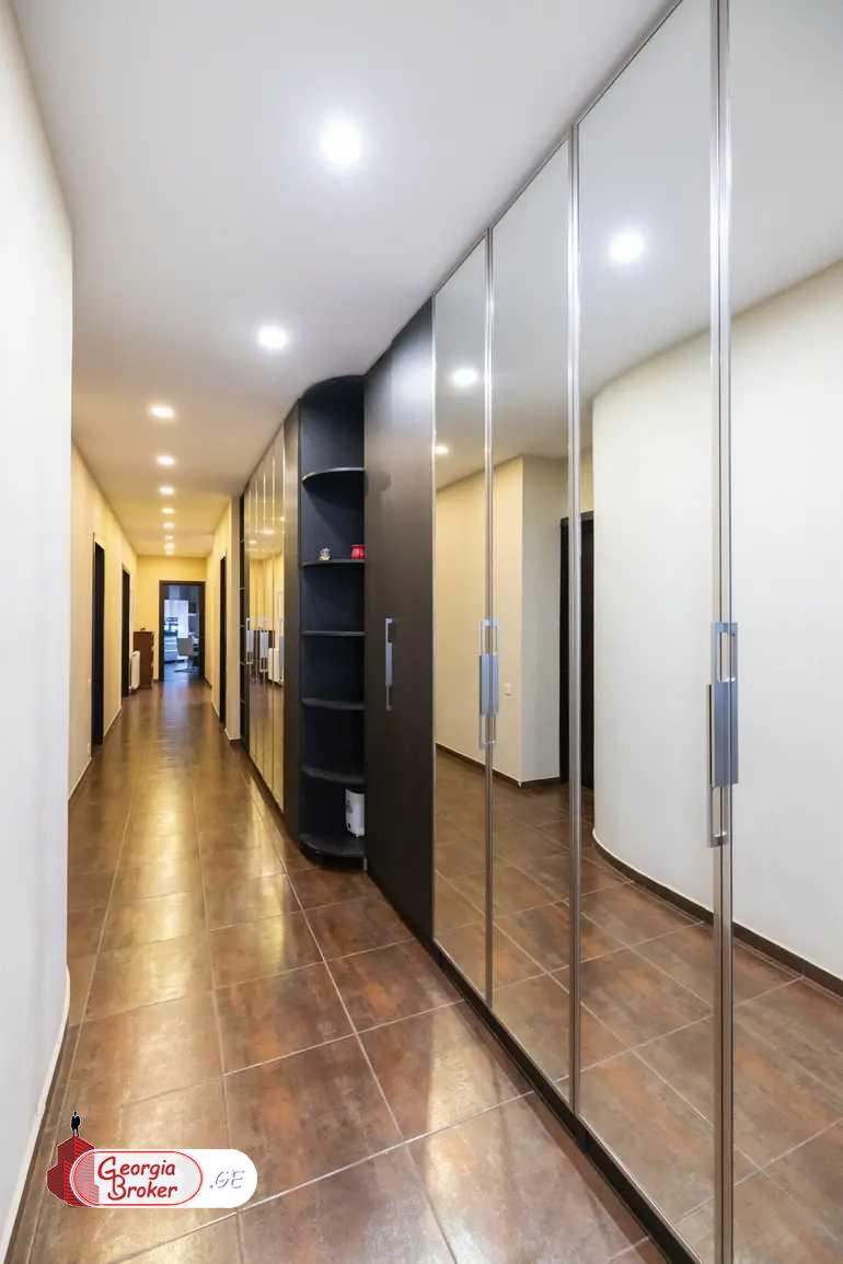 nearly repaired 7-room apartment for sale