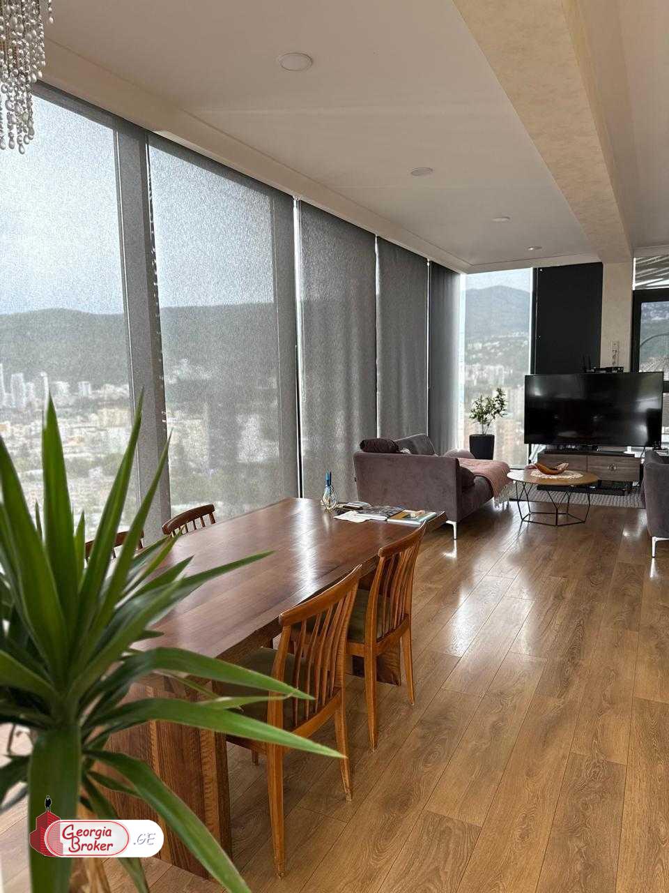 იყიდება ახალი გარემონტებული 4 ოთახიანი ბინა