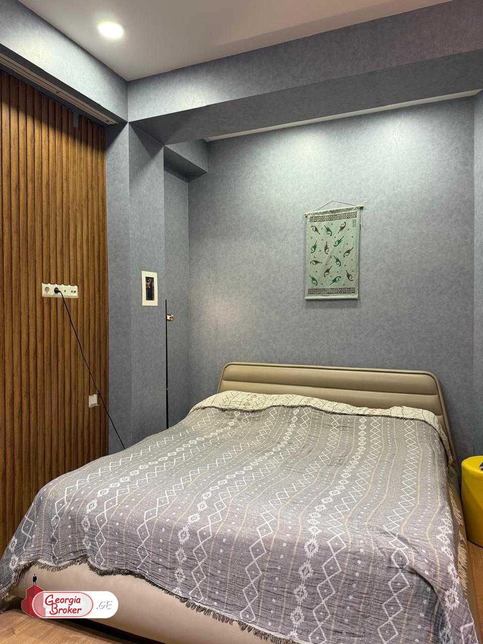 იყიდება ახალი გარემონტებული 4 ოთახიანი ბინა