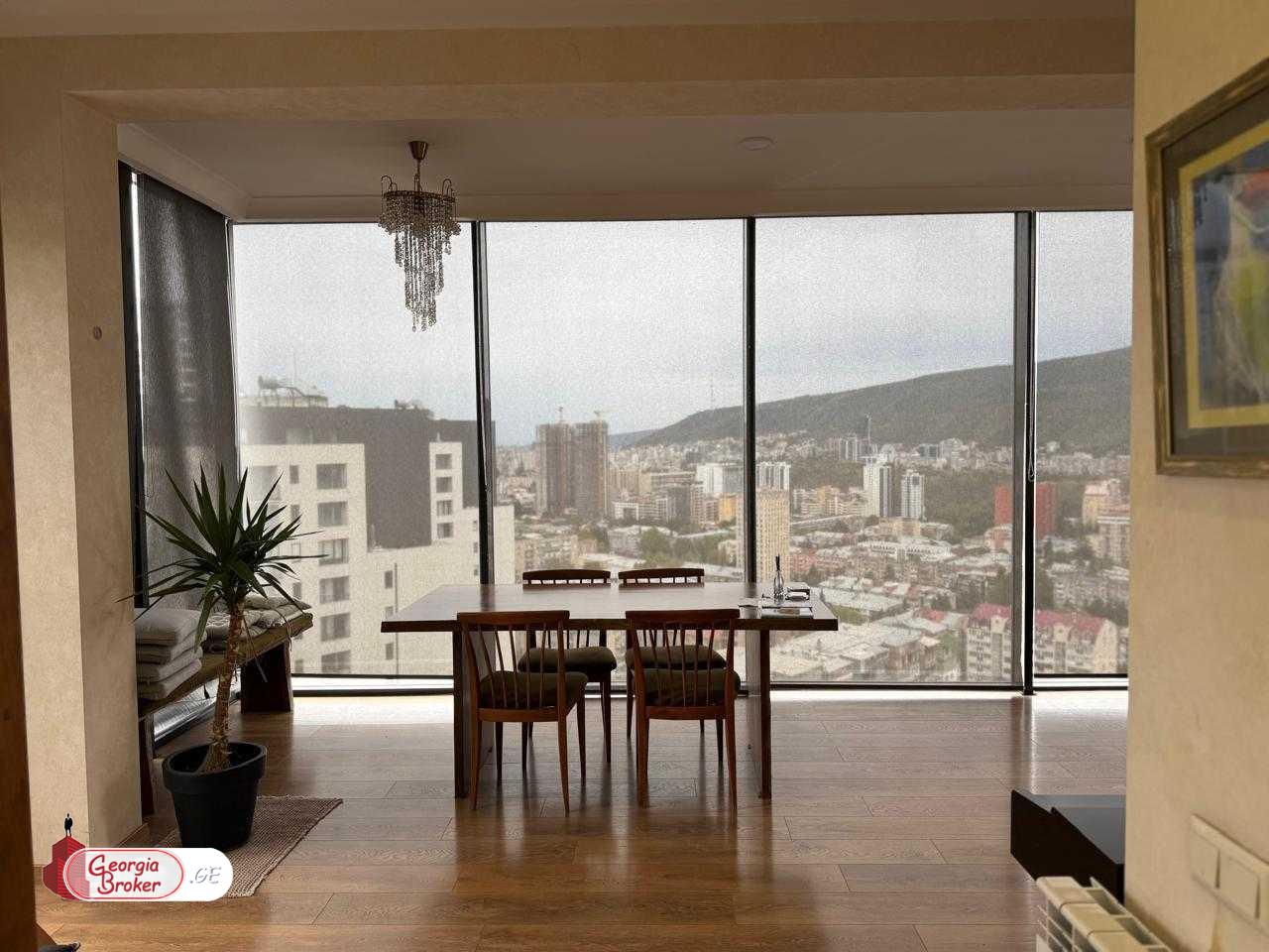 იყიდება ახალი გარემონტებული 4 ოთახიანი ბინა