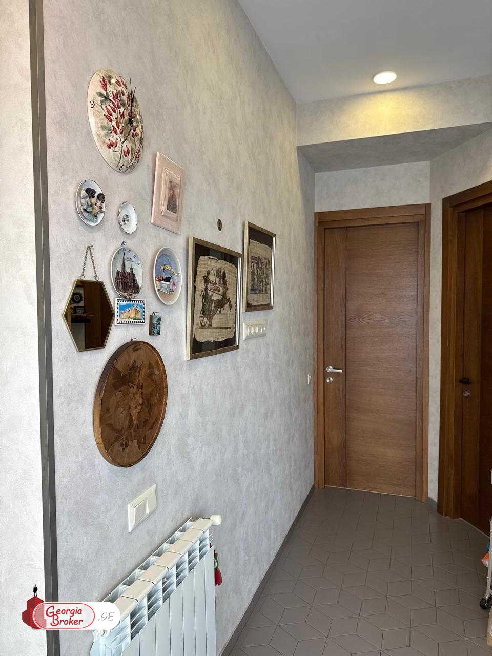 იყიდება ახალი გარემონტებული 4 ოთახიანი ბინა