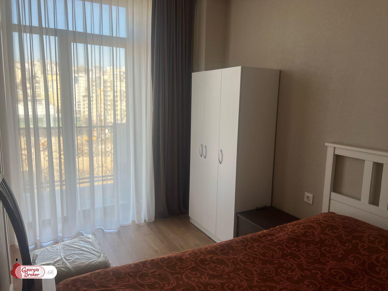 იყიდება ახალი გარემონტებული 4 ოთახიანი ბინა