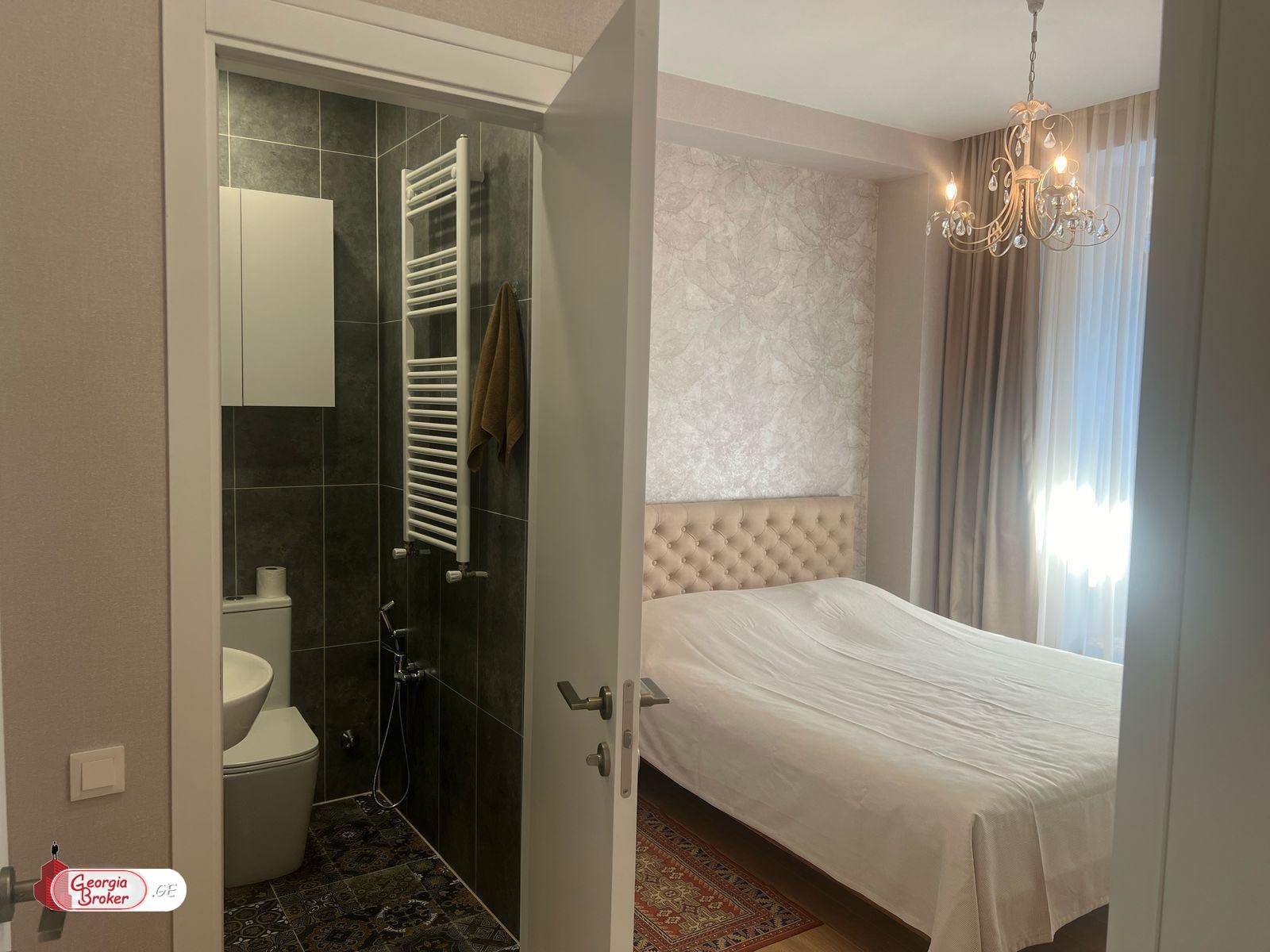 იყიდება ახალი გარემონტებული 4 ოთახიანი ბინა