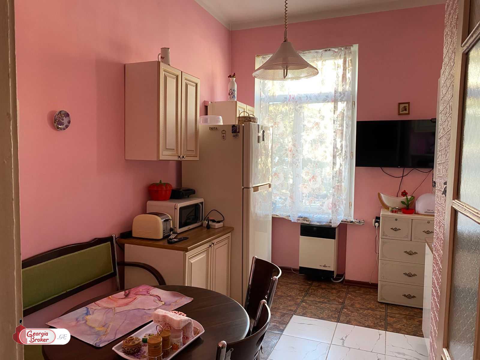 იყიდება ახალი გარემონტებული 4 ოთახიანი ბინა