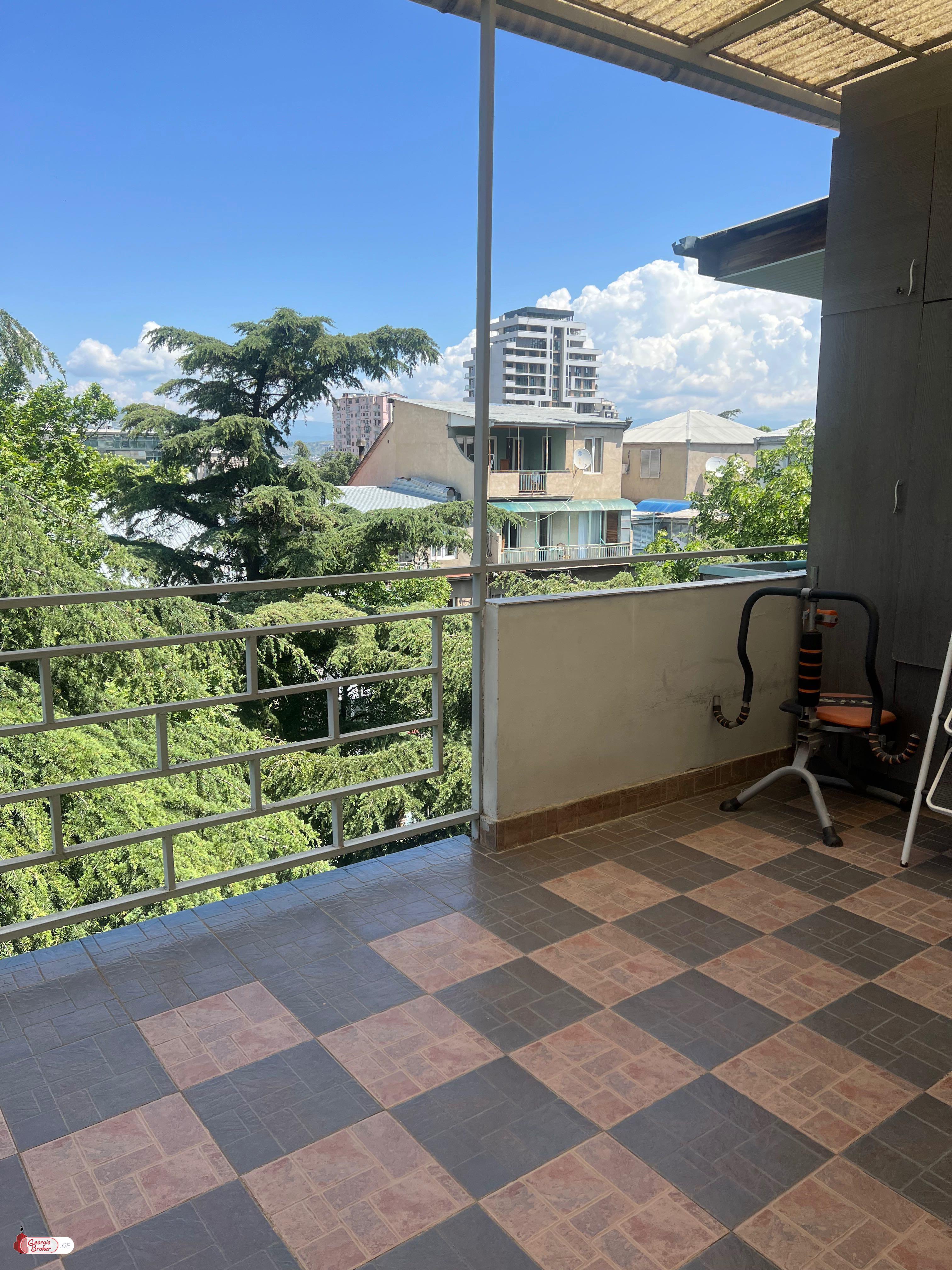 nearly repaired 4-room apartment for sale