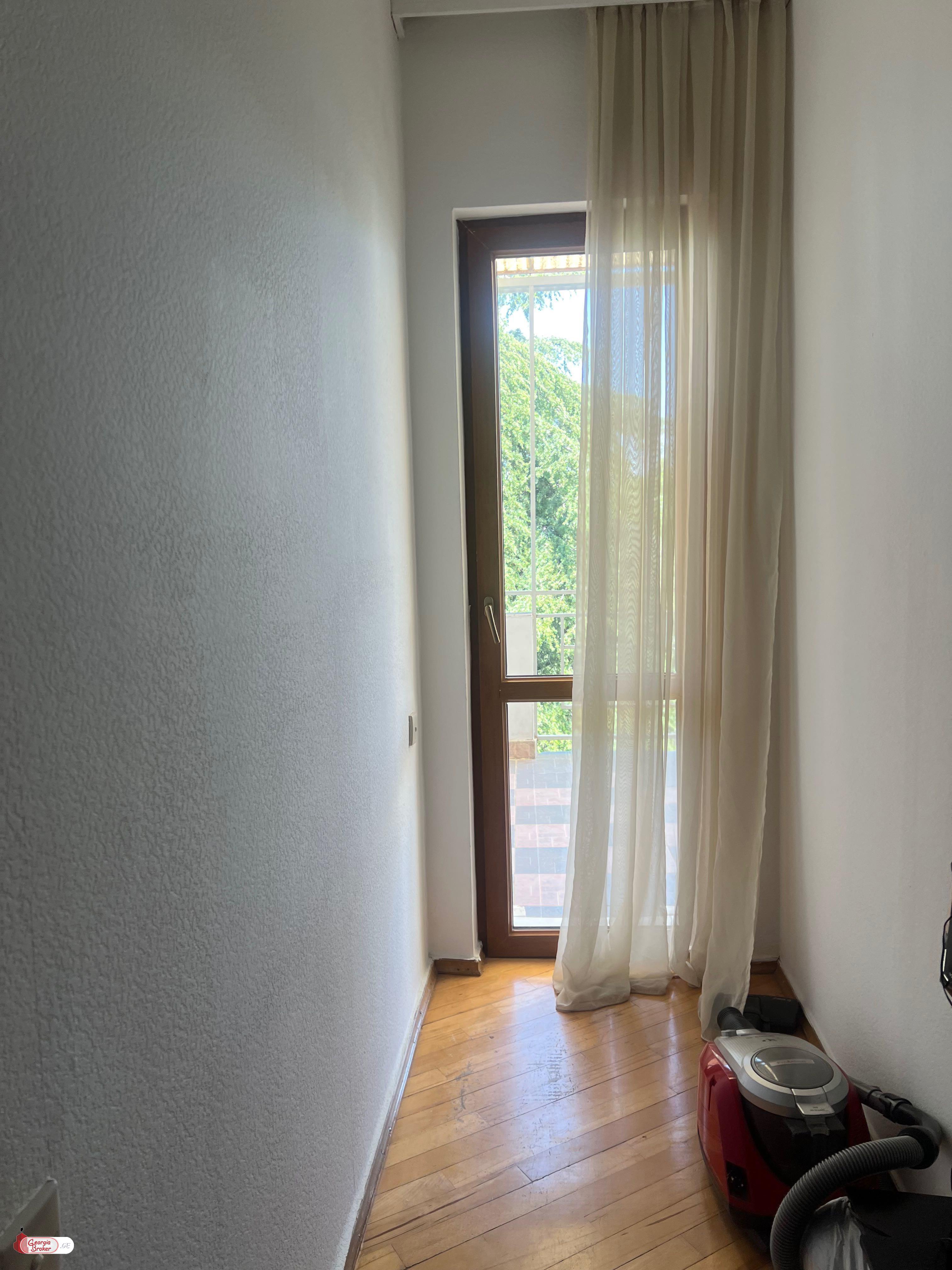 nearly repaired 4-room apartment for sale