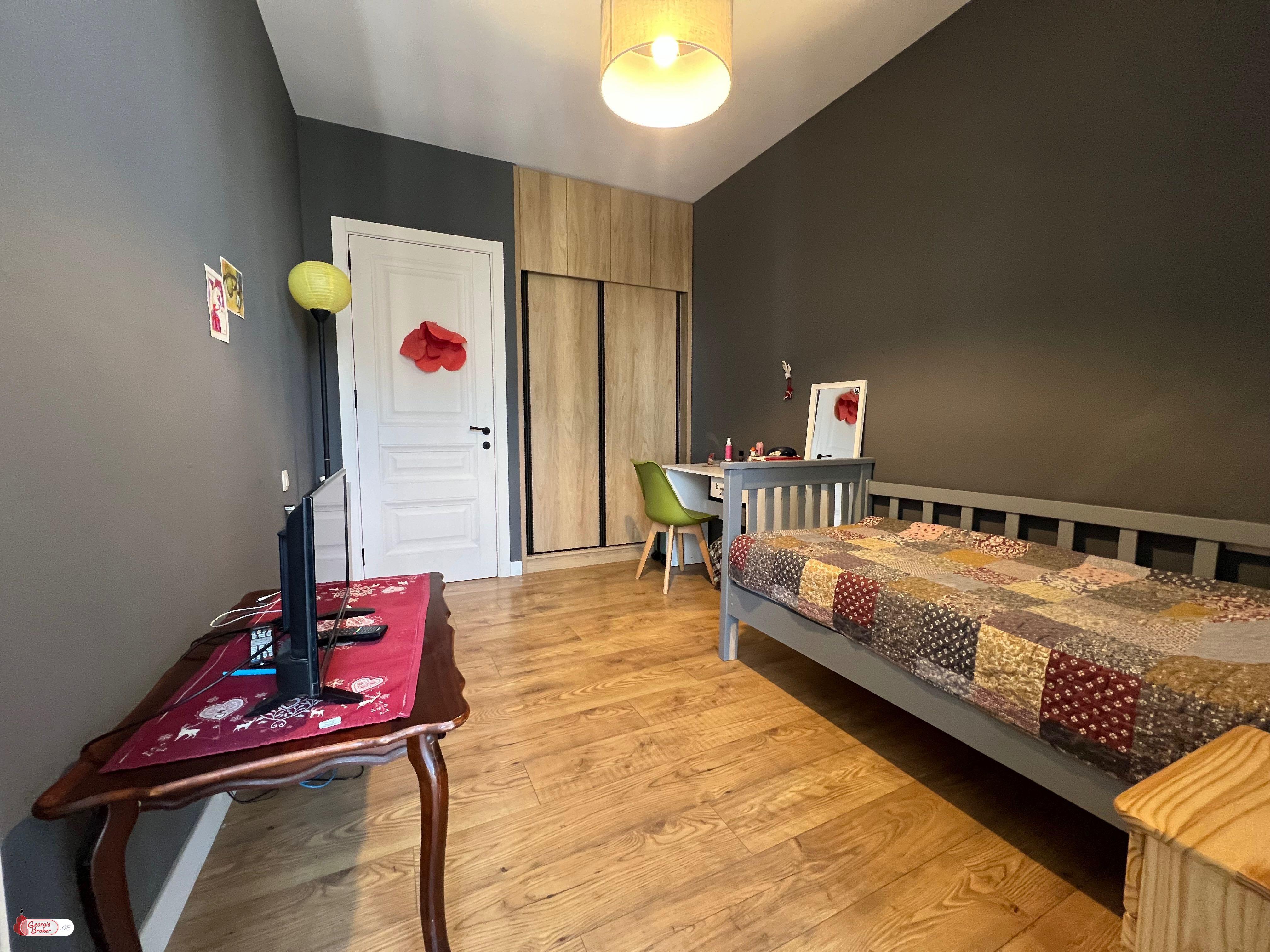 nearly repaired 4-room apartment for sale