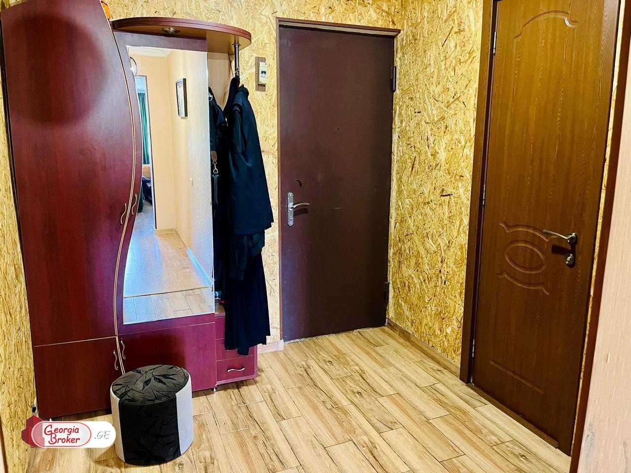 იყიდება ახალი გარემონტებული 4 ოთახიანი ბინა