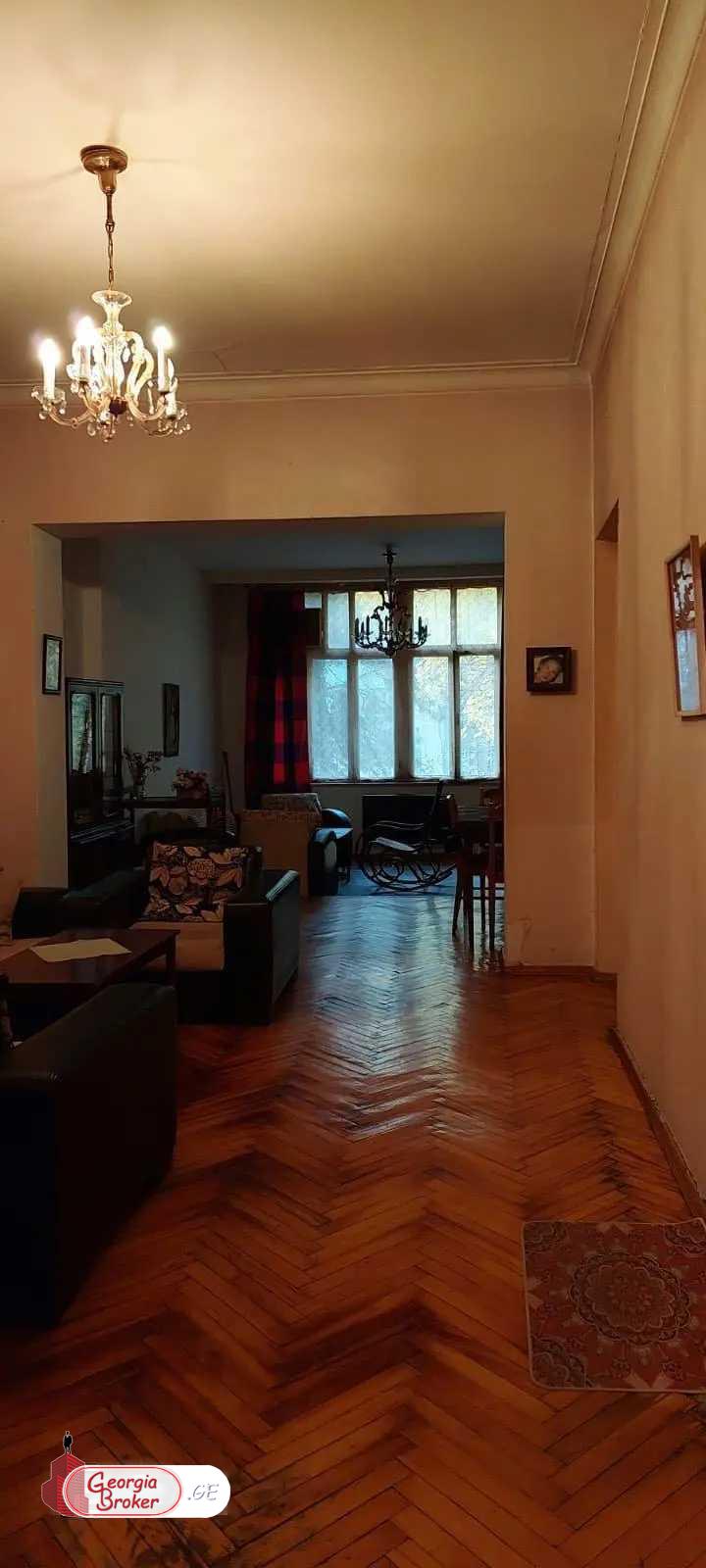 იყიდება ახალი გარემონტებული 4 ოთახიანი ბინა