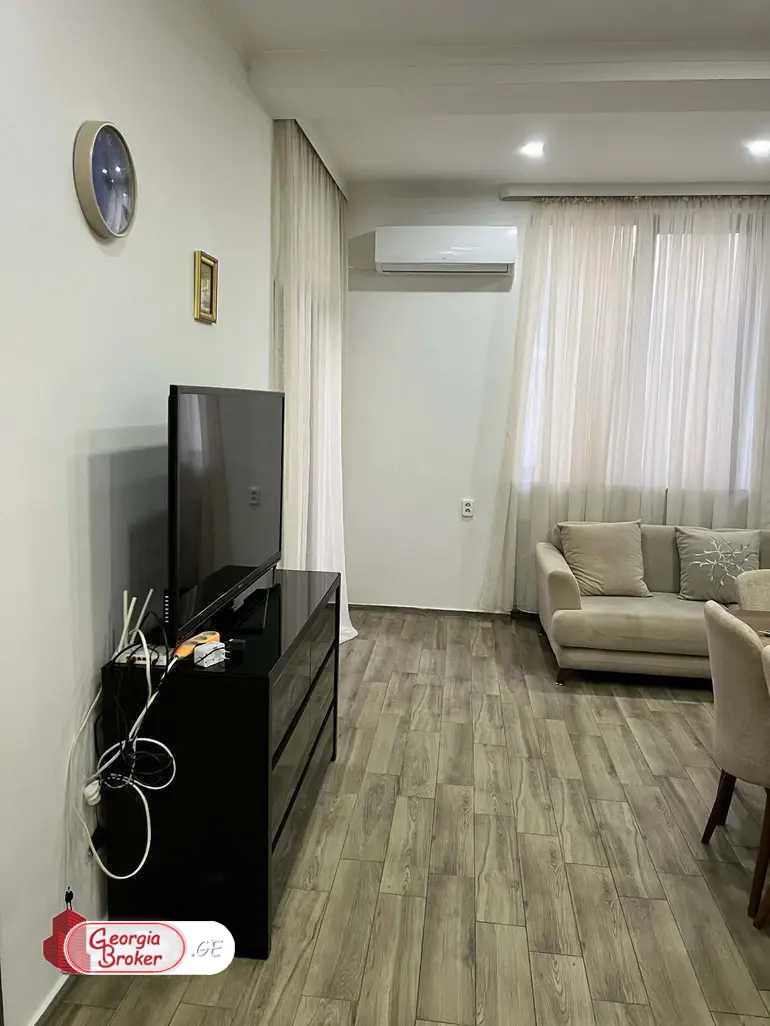 nearly repaired 3-room apartment for sale