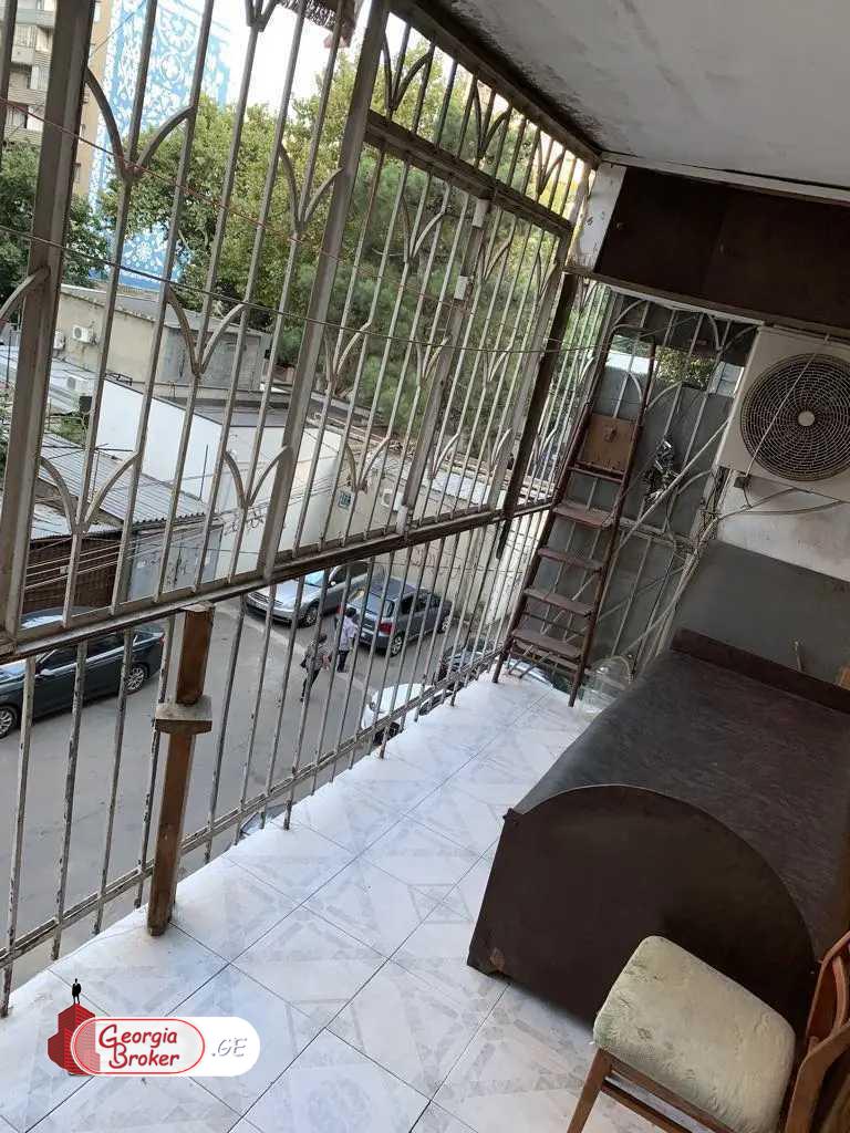 იყიდება ახალი გარემონტებული 4 ოთახიანი ბინა