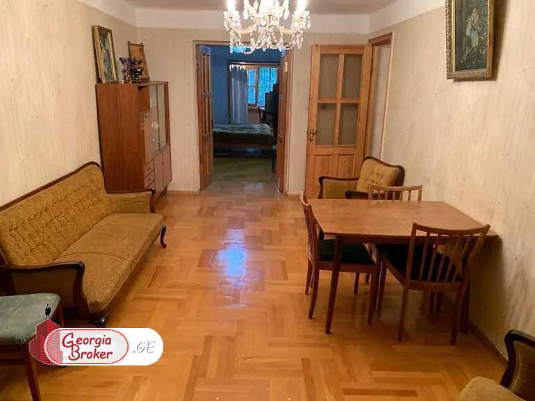 იყიდება ახალი გარემონტებული 4 ოთახიანი ბინა