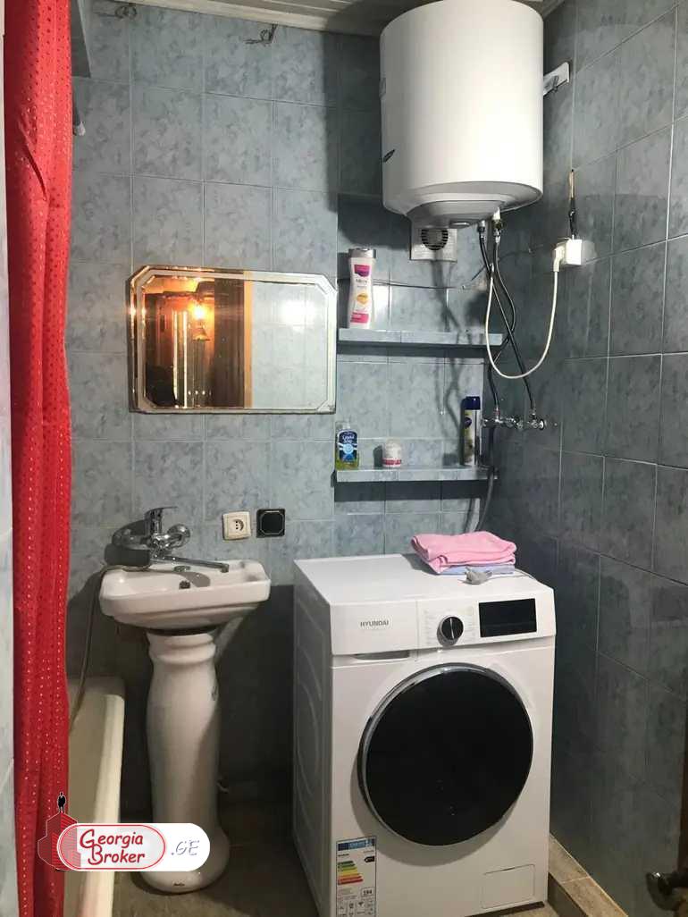 იყიდება ახალი გარემონტებული 4 ოთახიანი ბინა