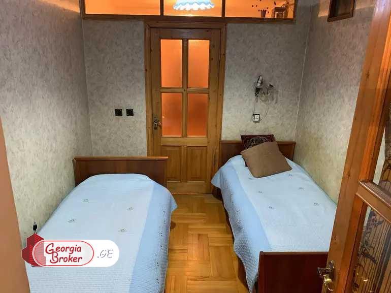 იყიდება ახალი გარემონტებული 4 ოთახიანი ბინა