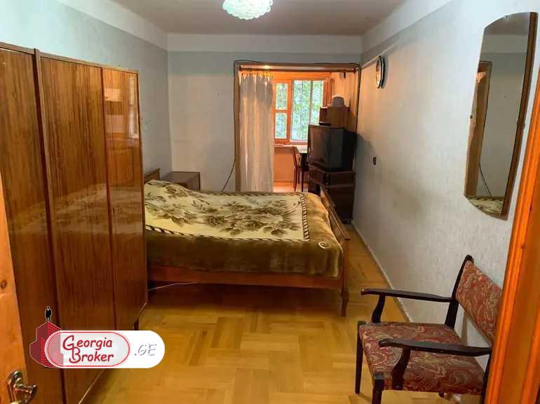 იყიდება ახალი გარემონტებული 4 ოთახიანი ბინა