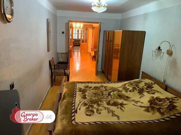 იყიდება ახალი გარემონტებული 4 ოთახიანი ბინა