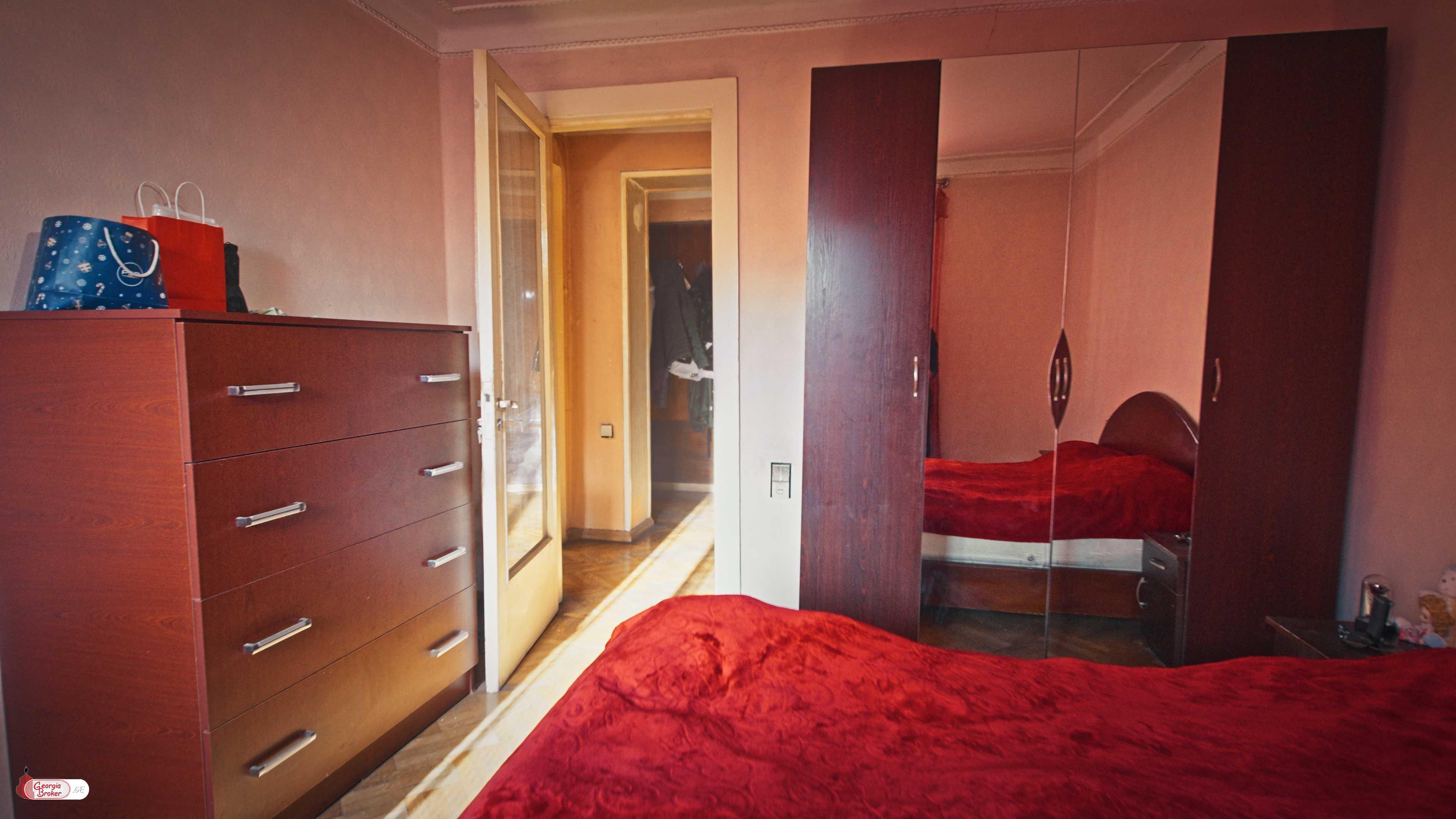 продается квартира с новым ремонтом 6-комнат