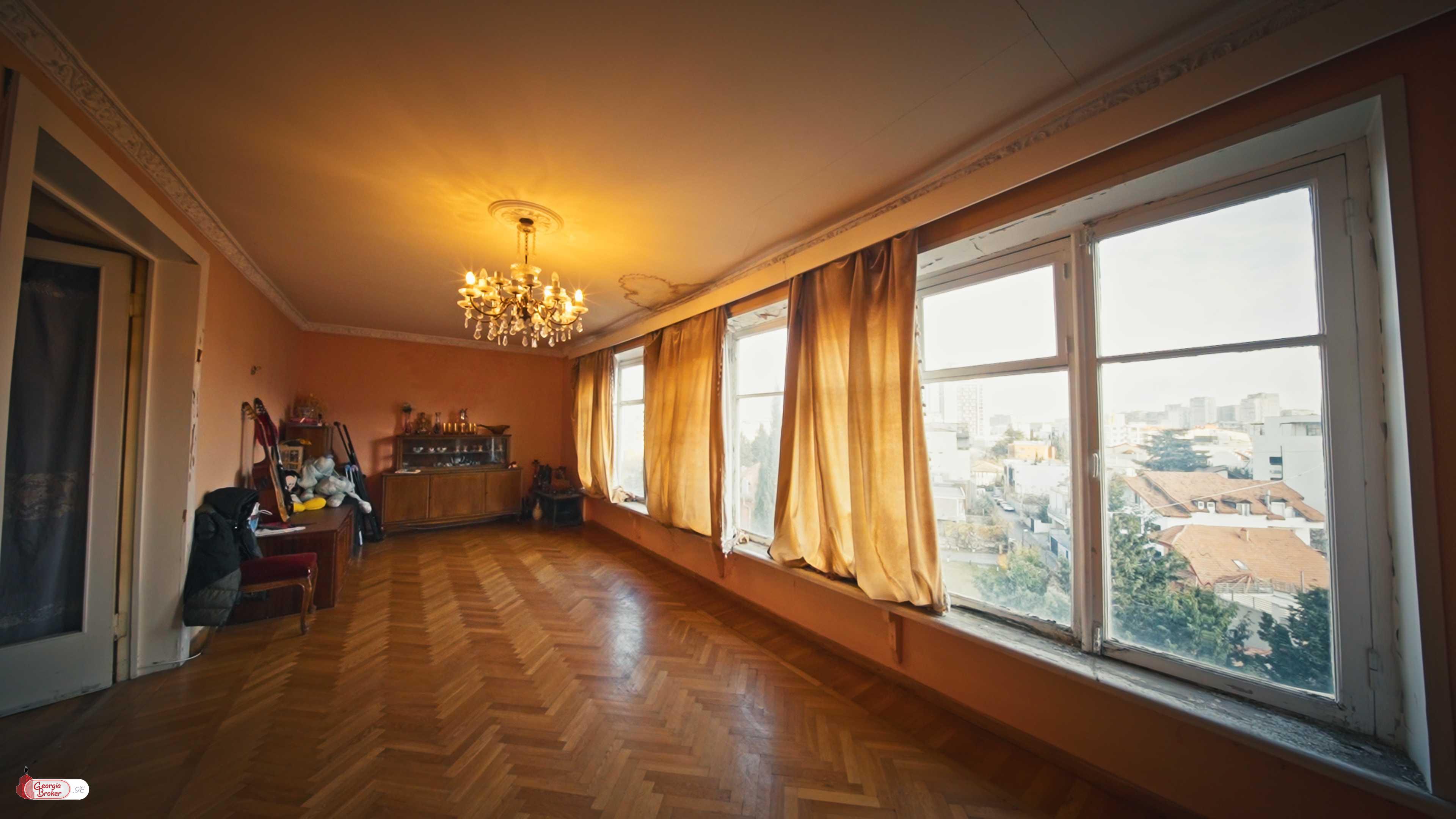 продается квартира с новым ремонтом 6-комнат