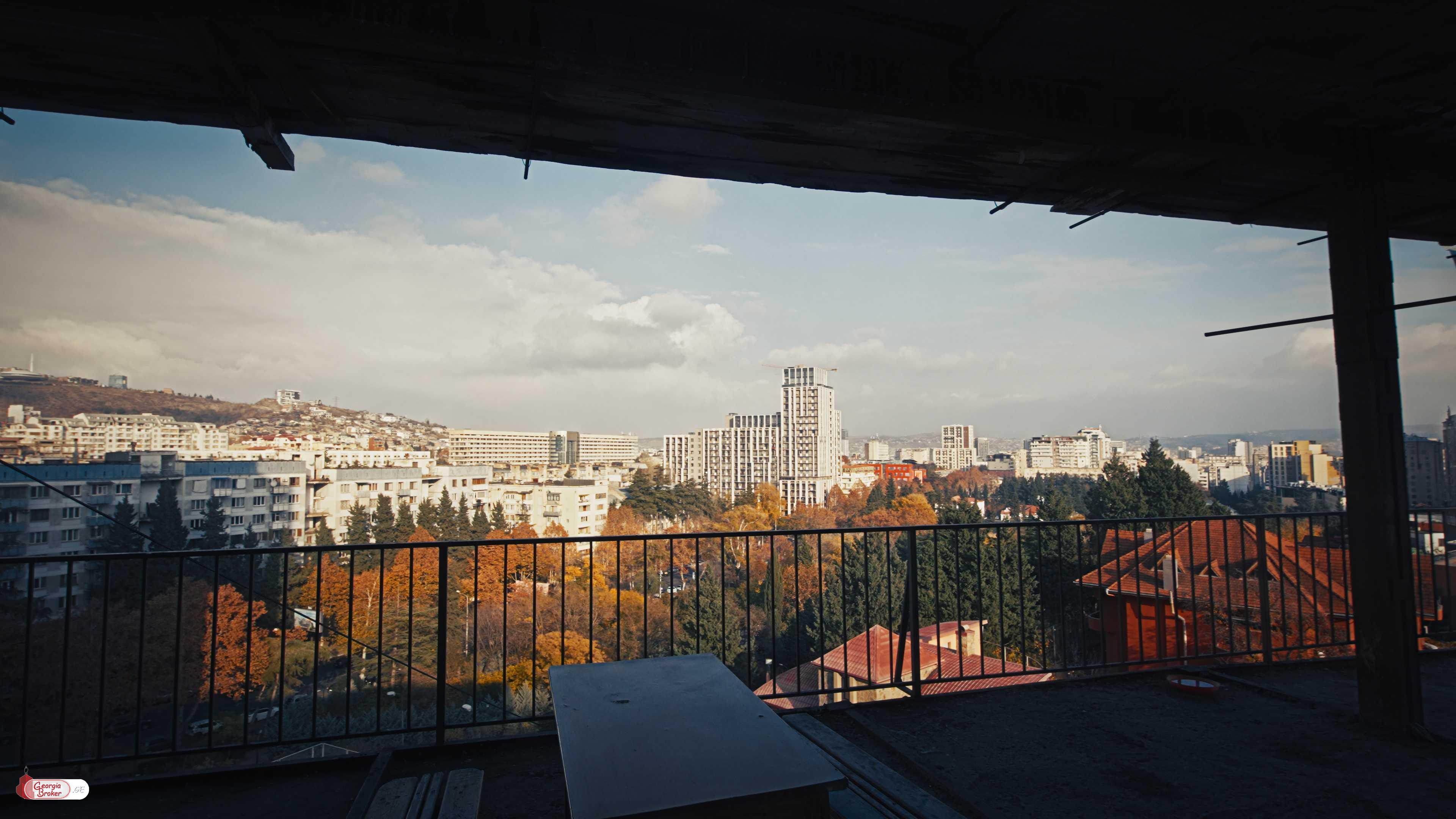 продается квартира с новым ремонтом 6-комнат