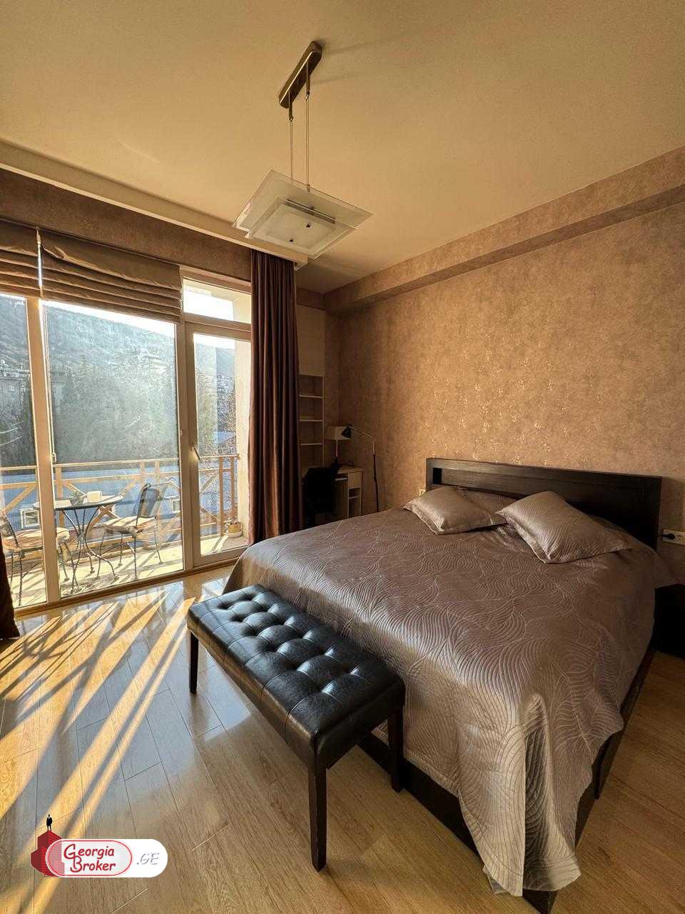 продается квартира с новым ремонтом 3-комнаты