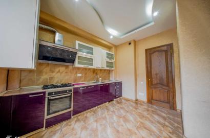 იყიდება ახალი გარემონტებული 3 ოთახიანი ბინა