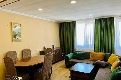 იყიდება ახალი გარემონტებული 4 ოთახიანი ბინა