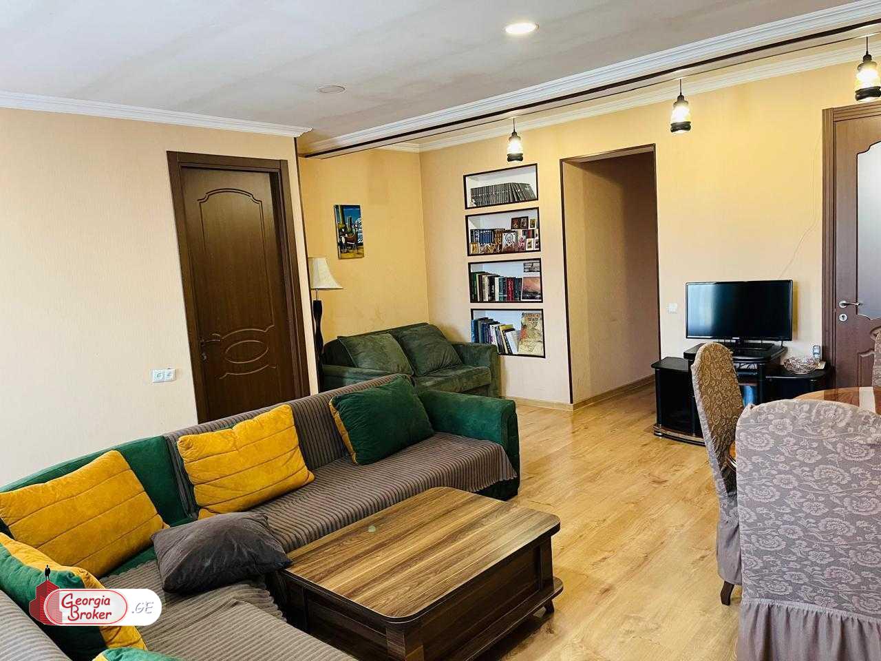 იყიდება ახალი გარემონტებული 4 ოთახიანი ბინა