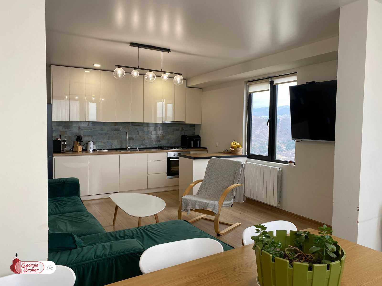 nearly repaired 3-room apartment for sale