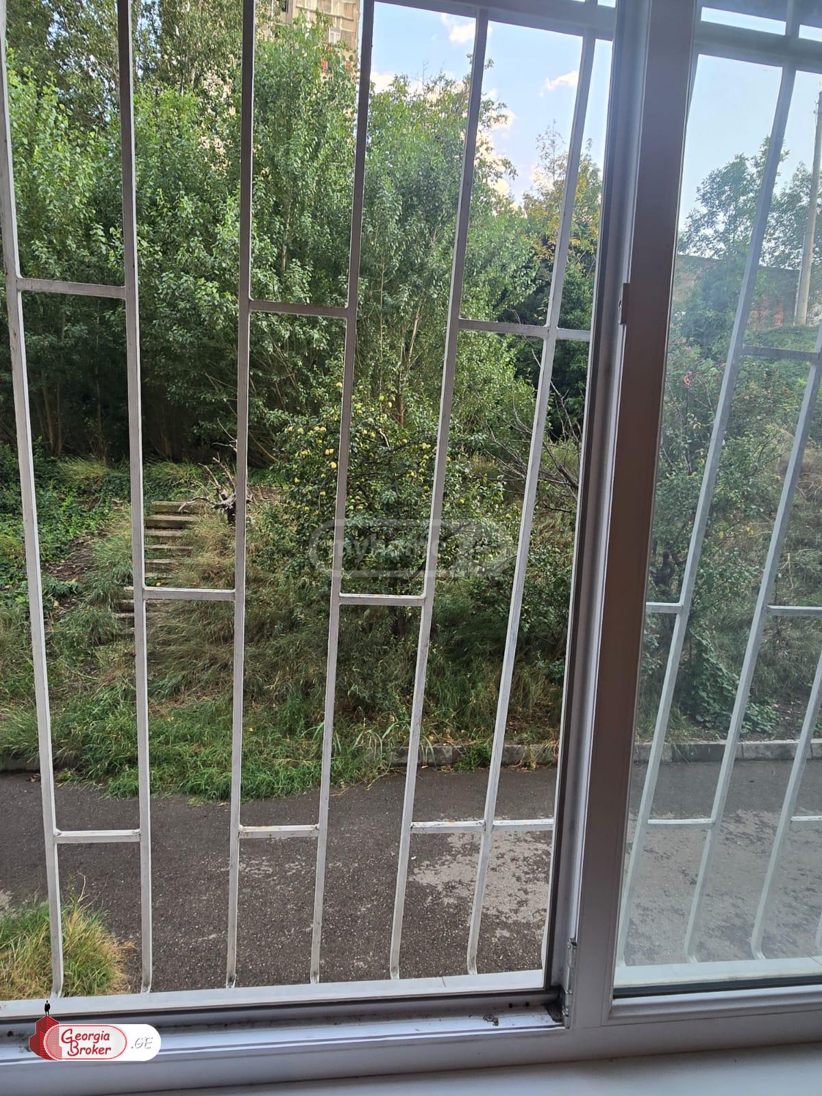 იყიდება ახალი გარემონტებული 3 ოთახიანი ბინა