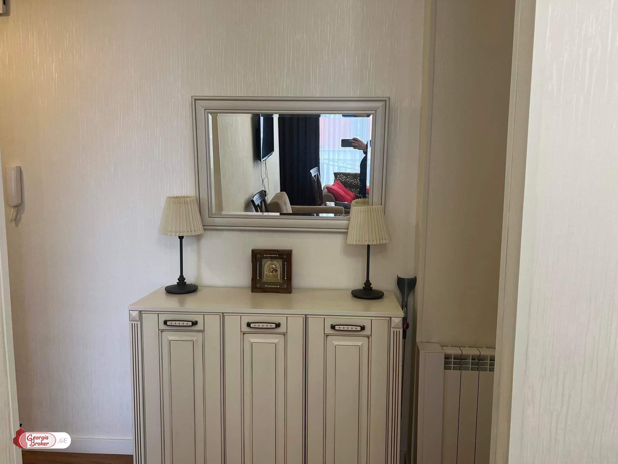 იყიდება ახალი გარემონტებული 2 ოთახიანი ბინა