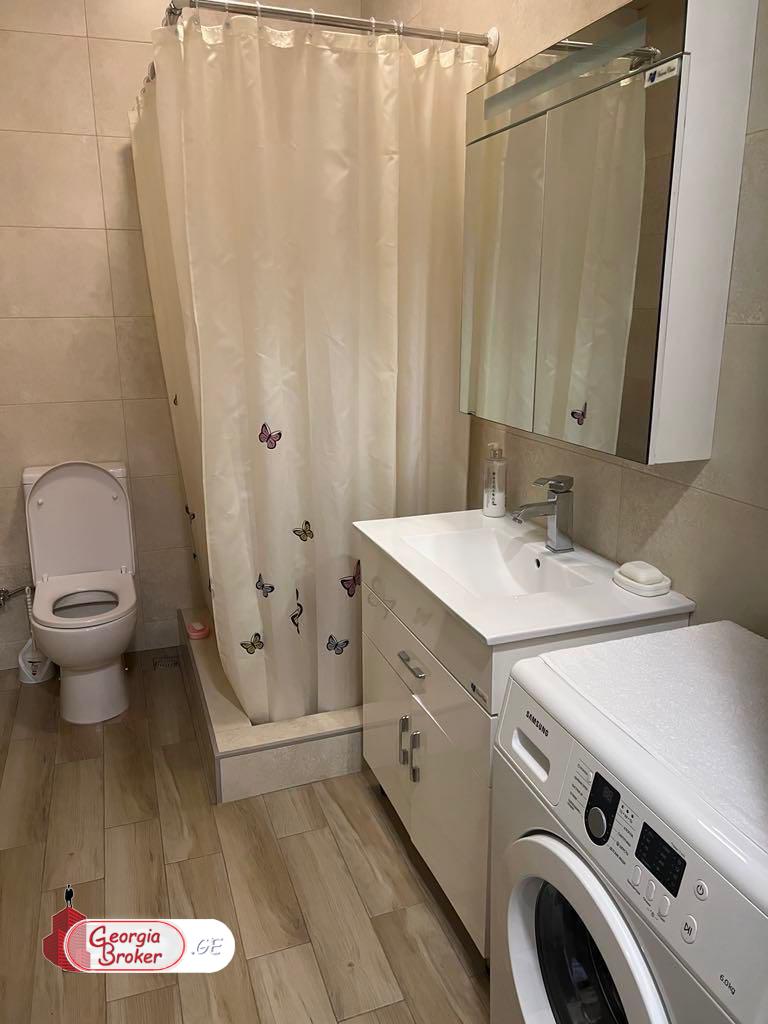 იყიდება ახალი გარემონტებული 2 ოთახიანი ბინა