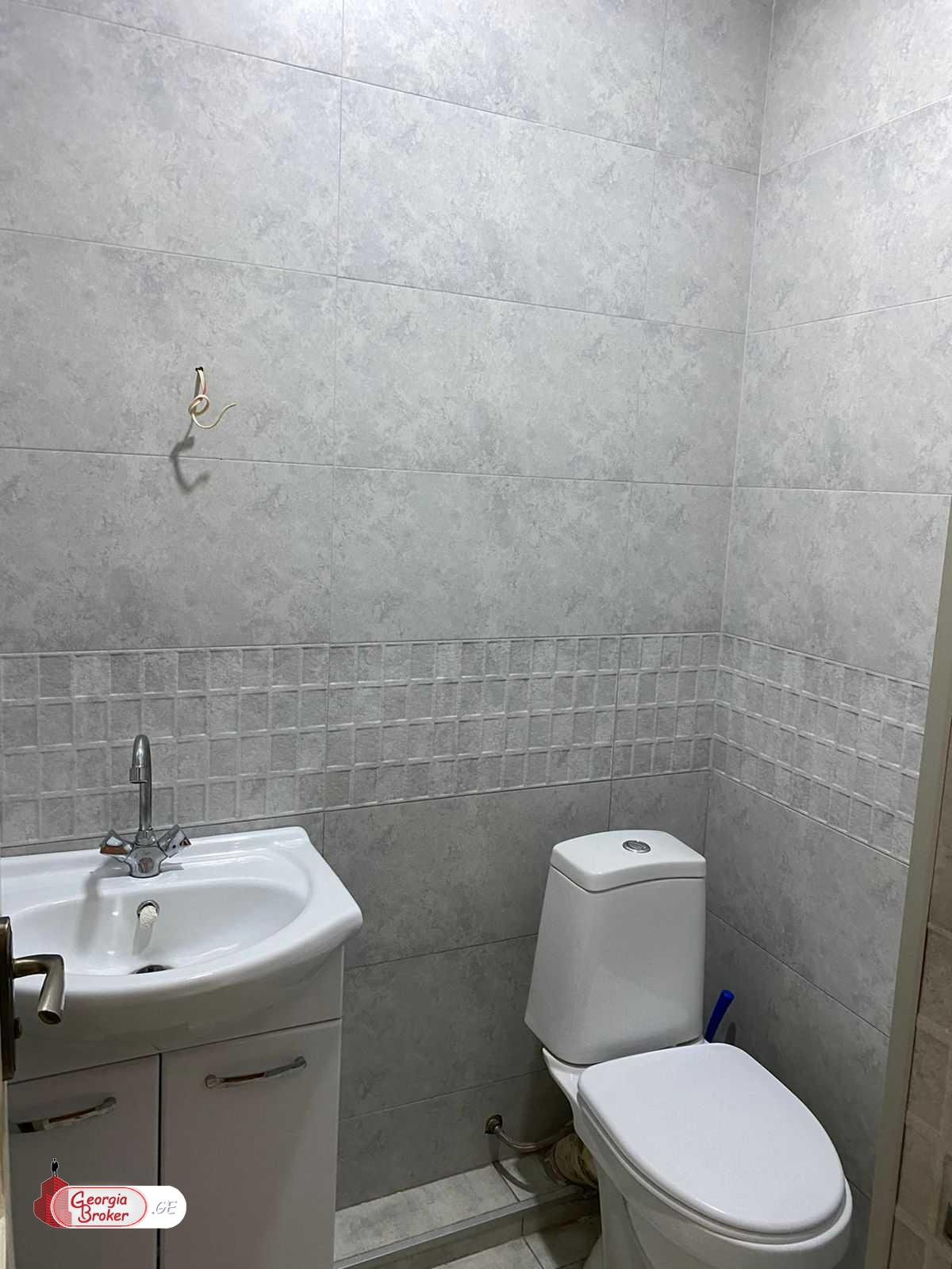 იყიდება ახალი გარემონტებული 3 ოთახიანი ბინა