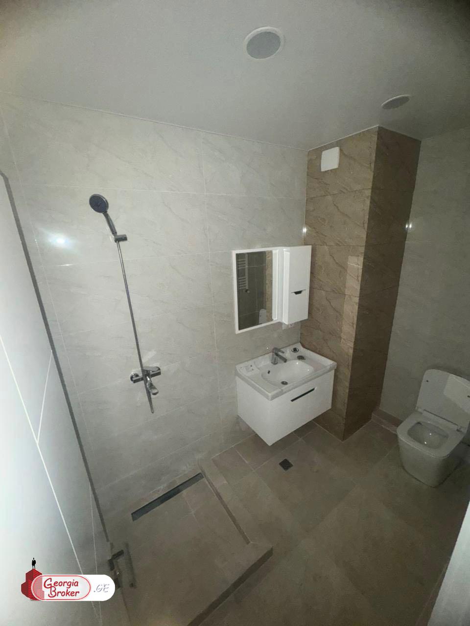 იყიდება ახალი გარემონტებული 2 ოთახიანი ბინა
