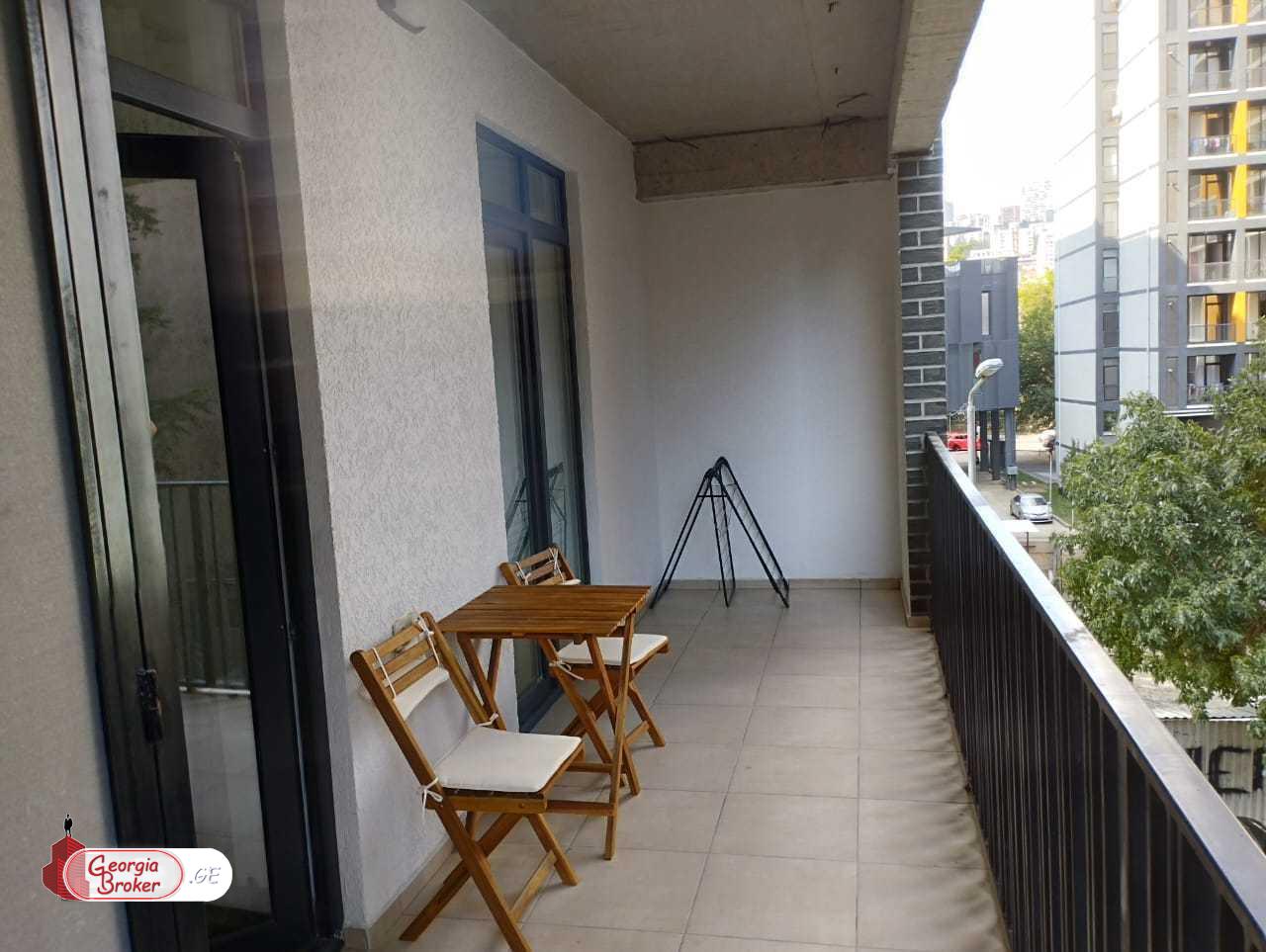 იყიდება ახალი გარემონტებული 3 ოთახიანი ბინა