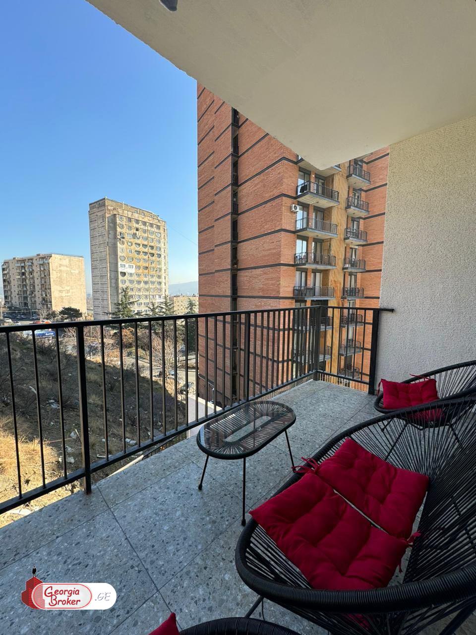 იყიდება ახალი გარემონტებული 2 ოთახიანი ბინა