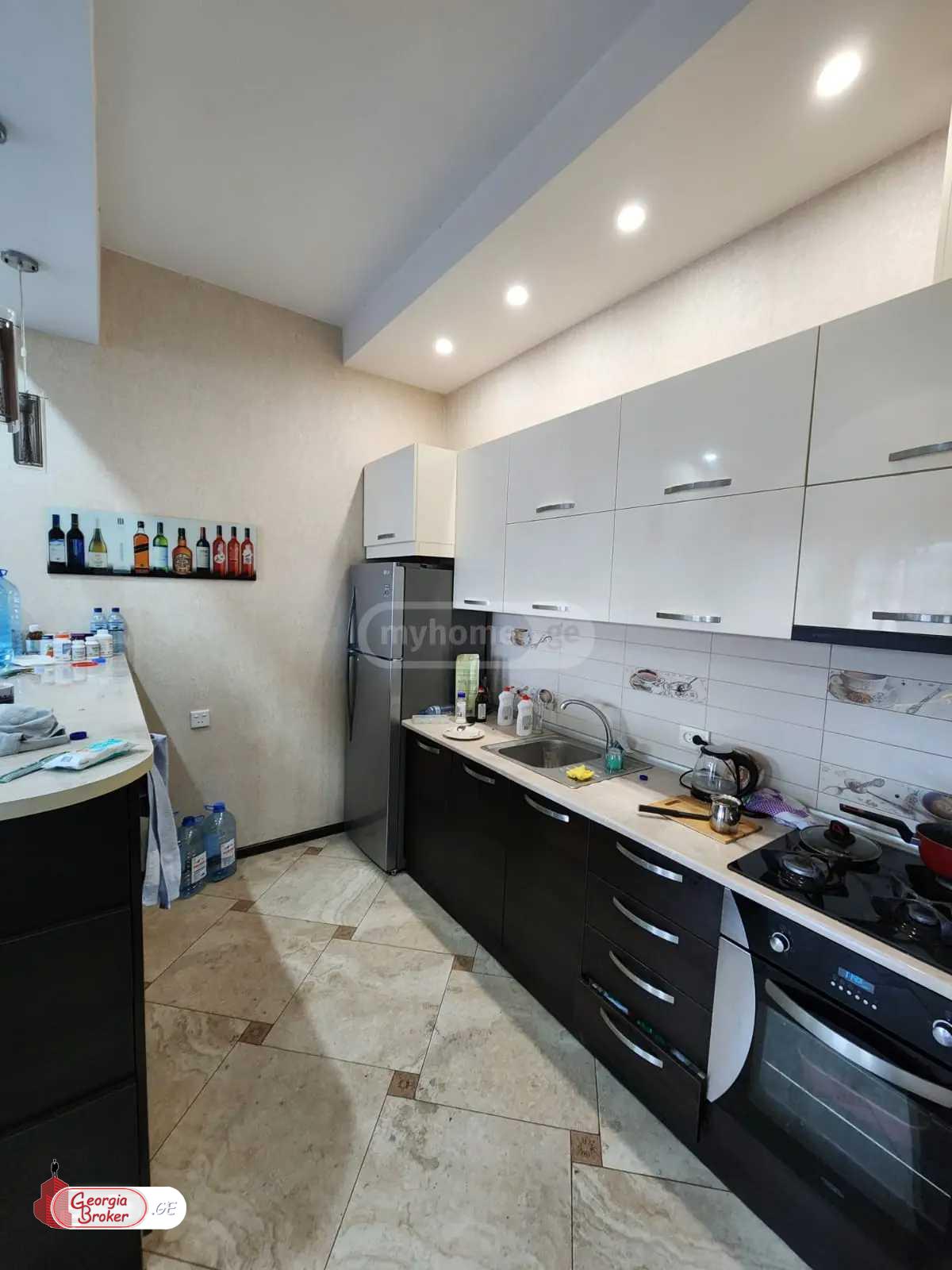 იყიდება ახალი გარემონტებული 3 ოთახიანი ბინა