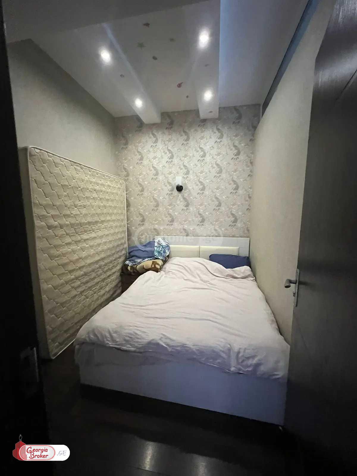 იყიდება ახალი გარემონტებული 3 ოთახიანი ბინა