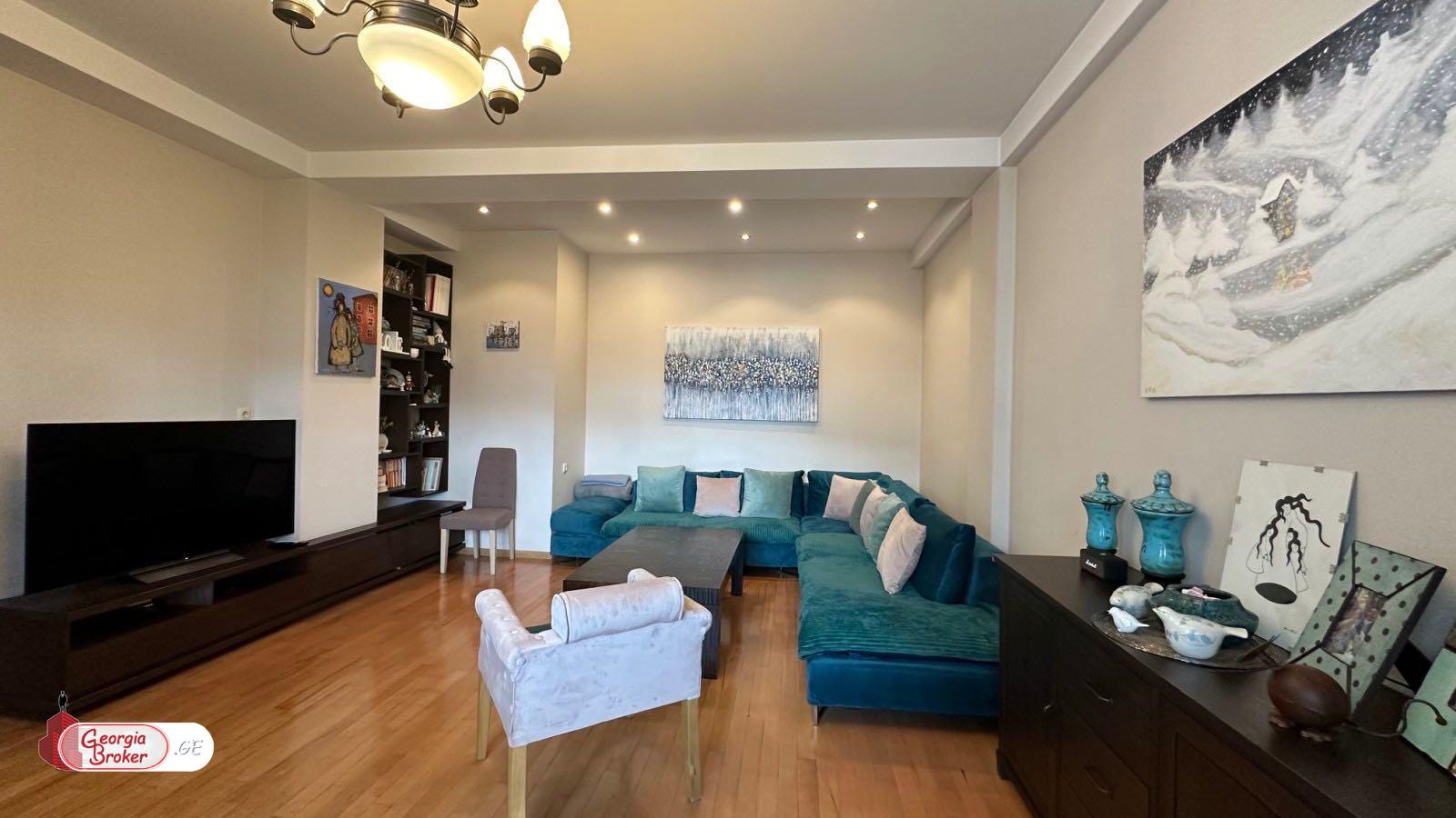 იყიდება ახალი გარემონტებული 4 ოთახიანი ბინა