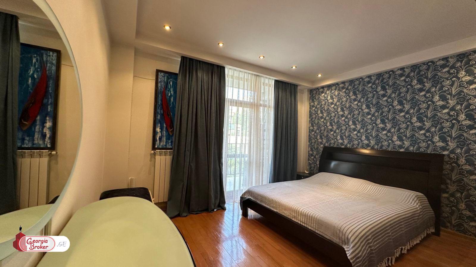 იყიდება ახალი გარემონტებული 4 ოთახიანი ბინა