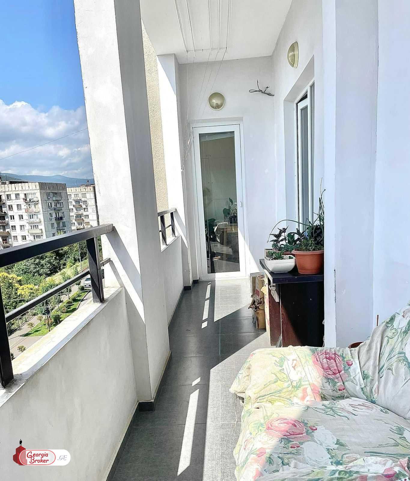 იყიდება ახალი გარემონტებული 3 ოთახიანი ბინა