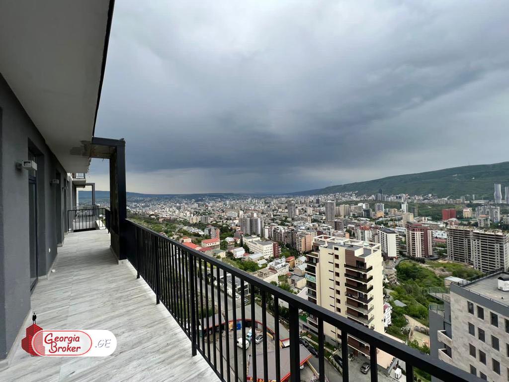 იყიდება ახალი გარემონტებული 4 ოთახიანი ბინა