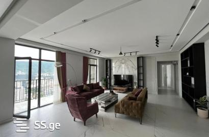 იყიდება ახალი გარემონტებული 4 ოთახიანი ბინა