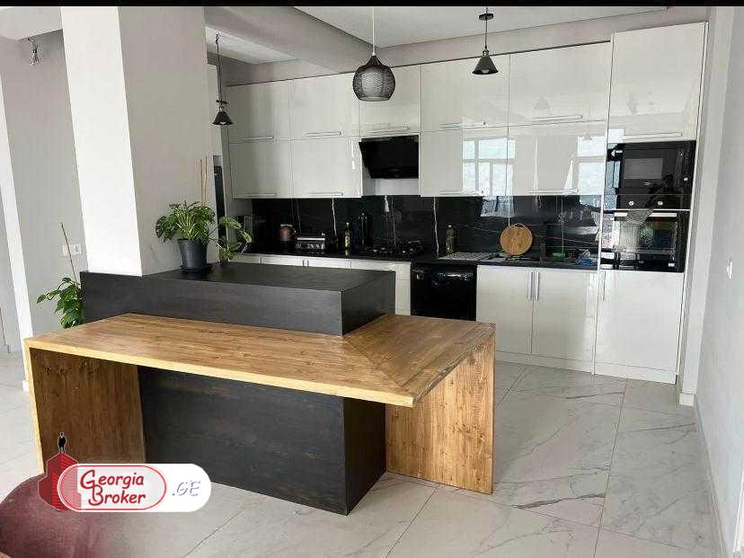 იყიდება ახალი გარემონტებული 4 ოთახიანი ბინა