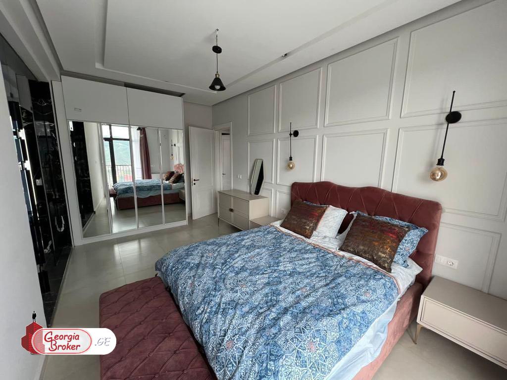 იყიდება ახალი გარემონტებული 4 ოთახიანი ბინა