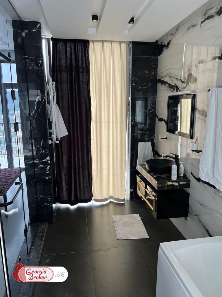 იყიდება ახალი გარემონტებული 4 ოთახიანი ბინა