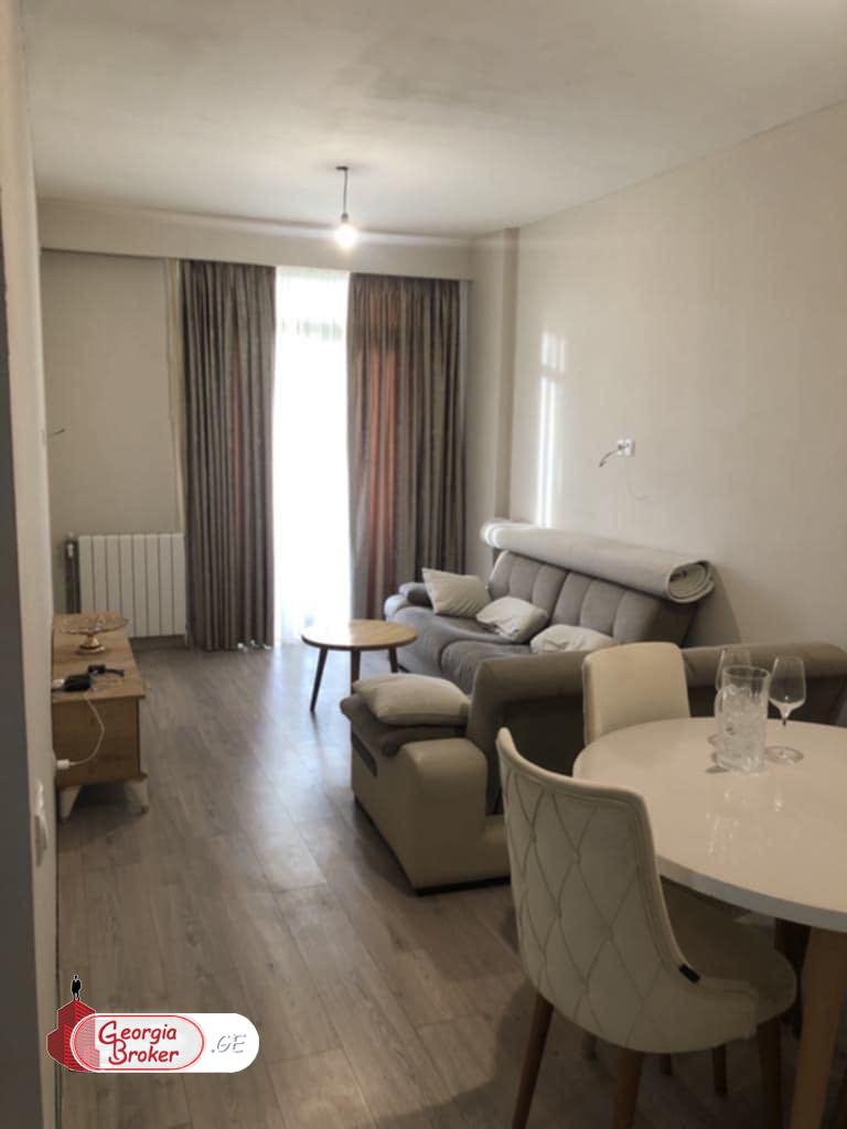 იყიდება ახალი გარემონტებული 2 ოთახიანი ბინა